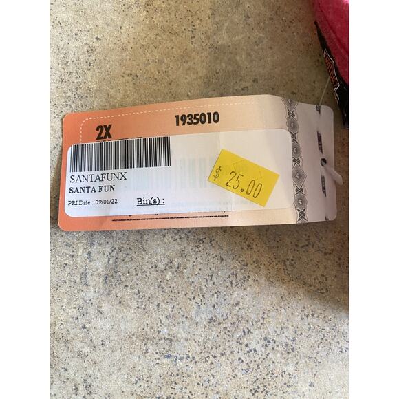 Dunder Mifflin Fa La La La La Christmas T-Shirt Size Medium Red Long Sleeve - Picture 5 of 9